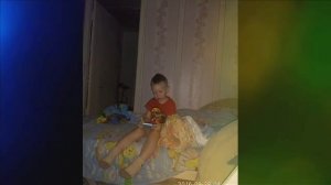 Сын ругается по телефону на папу (папа в командировке)