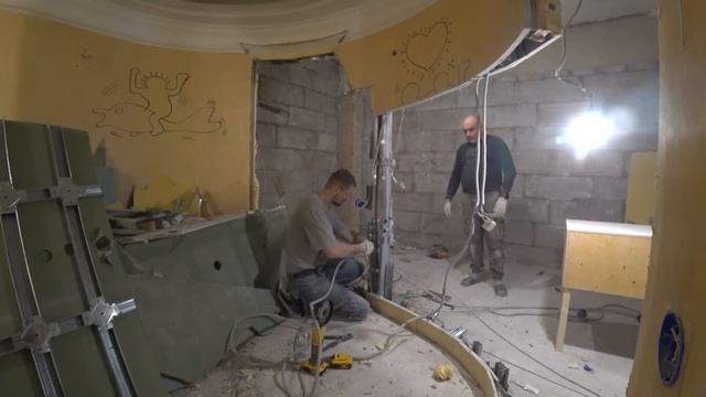 ОПАСНАЯ РАБОТА в МОСКВЕ...  (ДЕМОНТАЖ)