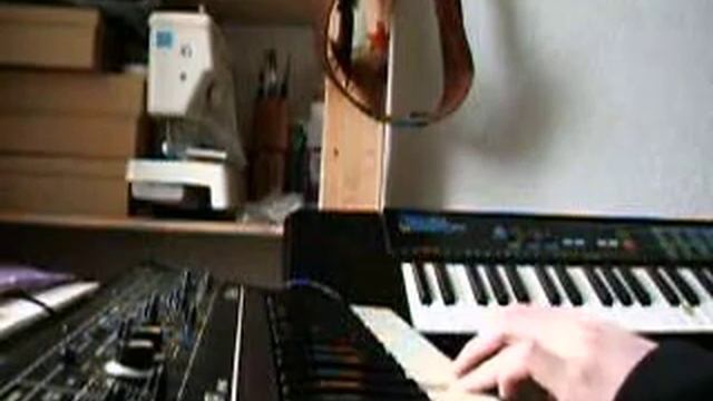 Realistic Concertmate and Roland SH09 emit techno-sonic waves! смотреть онлайн