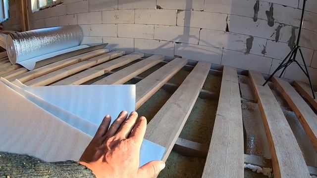 Самая дешёвая пароизоляция\Монтаж пароизоляции\Придумываю новый способ\ Как монтировать пароизоляци