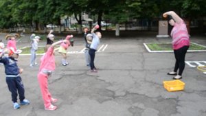 Веселая зарядка с предметами, детский сад