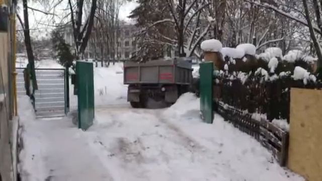 погрузка стройматериалов.mp4 смотреть онлайн