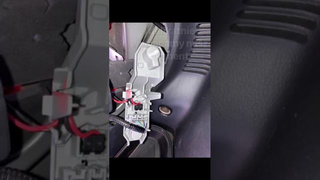 Toyota VERSO 2014 wymiana żarówki tył.
