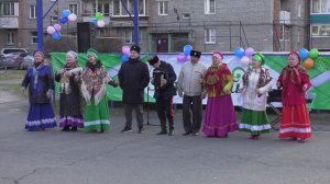 Накануне 9 Мая прошел уличный концерт в  жилом районе «Западный» - Абакан 24