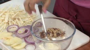 Любимые рецепты. Сельдь на ложе из сельдерея и яблок