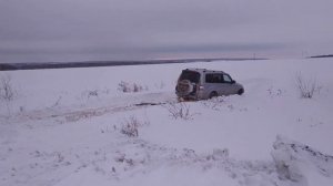Pajero 4 против L200 по глубокому снегу или как засадить внедорожники