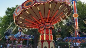 Аттракцион "Цепочная карусель" в парке Ривьера г. Сочи