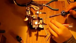 Эксперимент 12 «Соединение двух проводов вместе» (Чарльз Платт «Электроника для начинающих»)