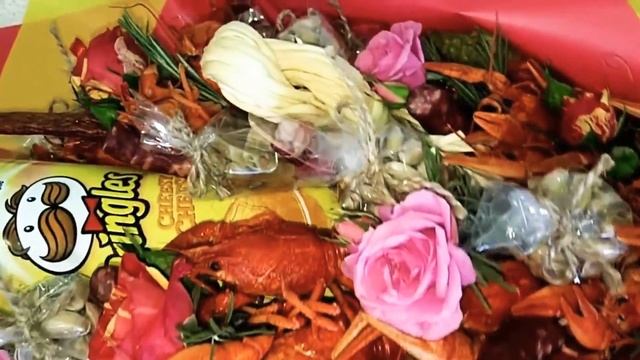 Пивной букет с цветами (женский) смотреть онлайн