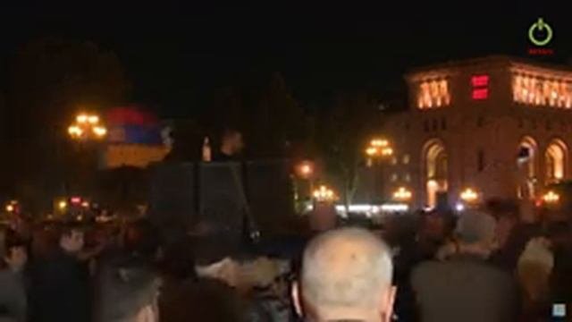 Լարված իրավիճակ Կառավարության դիմաց․ հնչել են կրակոցներ․ ՈւՂԻՂ