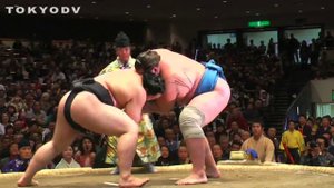 TOKYODV NUGGETS: Asashoryu Tosses Baruto in Sumo Match (HD)