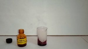 Дым без огня. Реакция ПЕРЕКИСИ ВОДОРОДА и ПЕРМАНГАНАТА КАЛИЯ. Опыты по химии. Chemical experiment