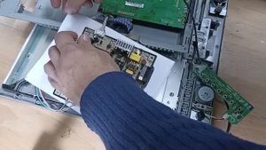 TV Monitor Samsung  941MP : non si accende, risolto.