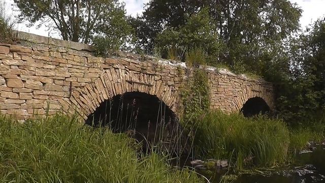 Старинный мост исчезнувшей деревни смотреть онлайн