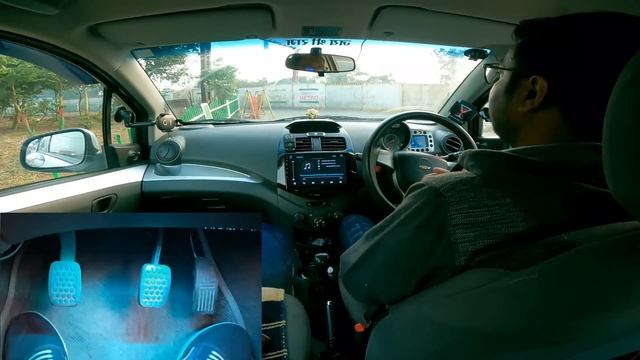 चढ़ाई में क्लच कंट्रोल के ये 4 तरीके आपको आने चाहिए | 4 Clutch Control Tricks for Driving on Slope смотреть онлайн