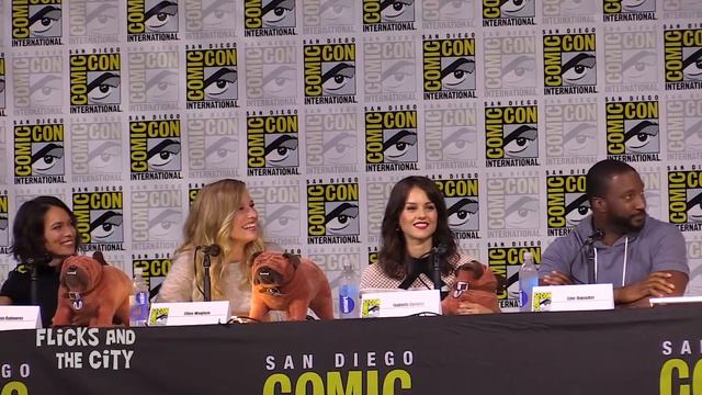 Marvel's INHUMANS Comic Con Panel смотреть онлайн