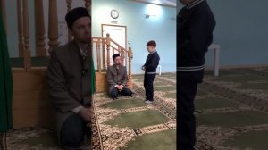 Урок намаза для мальчика Ислама (7 лет)