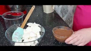 Торт шоколадный с клубничным муссом. Невероятно вкусный. Идеальное сочетание шоколад-клубника.