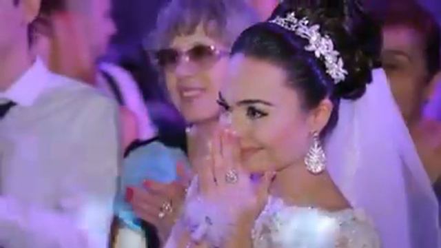 На свадьбе спели песни до слез * смотреть онлайн