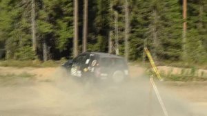 Гонка на песке (Suzuki Grand Vitara 3-doors in sand)