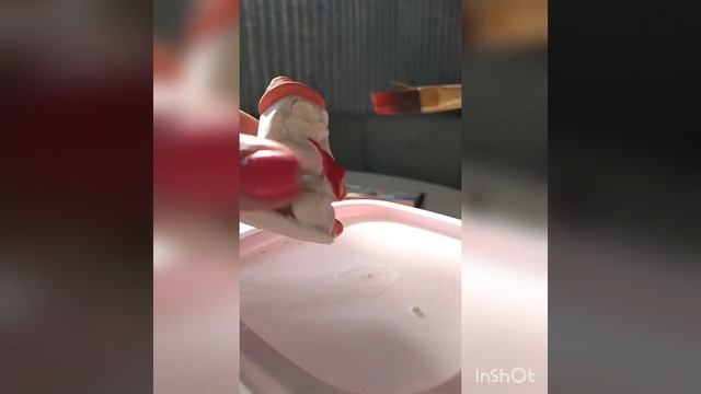 Зайчик из глины с сердечком. Белая глина. Процесс уже раскраски зайца. смотреть онлайн