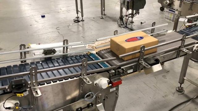 Metered Merge Conveyor with Manual Lift Gates by Multi-Conveyor смотреть онлайн