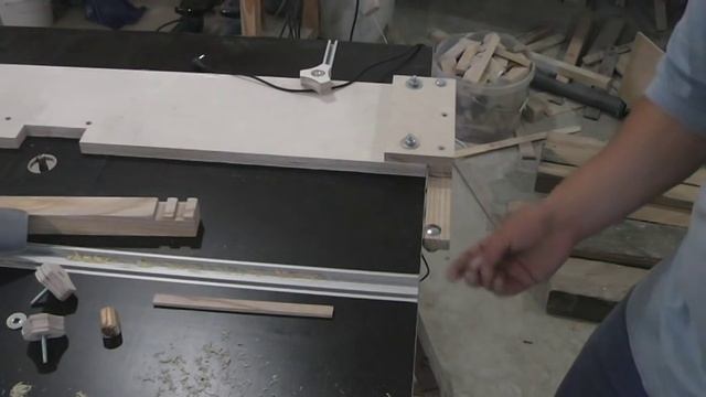Приспособа на фрезерный шипорезка, деревянные решотки,нарезка кругов отверстий смотреть онлайн