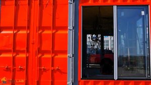 Кафе из контейнера BOXLAB. Завершающий процесс