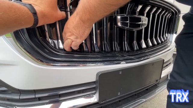 Защитная сетка радиатора Geely Monjaro 2022, 2023 года сетка в бампер без снятия бампера. смотреть онлайн