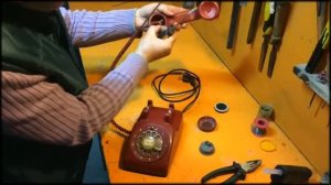 DIY Стильная настольная лампа handmade из старого советского телефона !