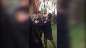 Мужчина напал на девушку-полицейского