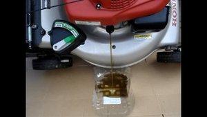 Honda Lawn Mower GCV160 Oil Change