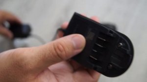 Индикация зарядки дрели-шуруповерта Bosch UniversalDrill 18V 06039D4005
