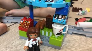 ОБЗОР LEGO DUPLO - ГРУЗОВОЙ ПОЕЗД. Собираем и играем.
