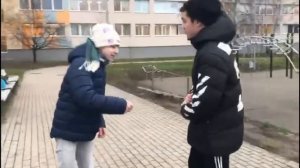 Что делать если на тебя напал гопник?(Досмотреть до конца!!!)