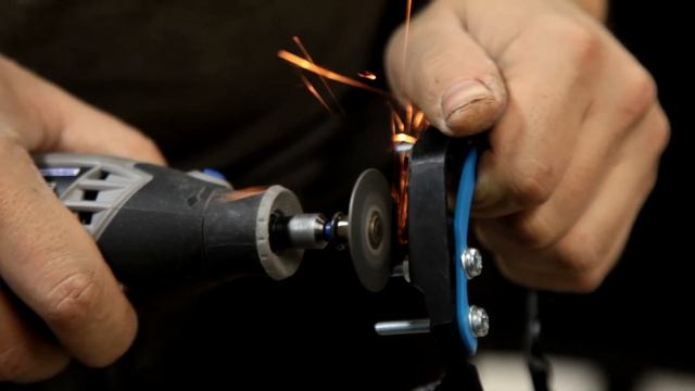 Cadillac CTS - замена штатных линз на биксеноновые GNX Hella 3R и восстановление прозрачности стеко смотреть онлайн