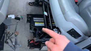 How To Access And Remove The Battery In a Porsche Cayenne 955 2002-2006