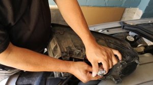 How to change a headlamp bulb on a Volvo S80 (EASY DIY TUTORIAL)