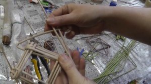 Домик из газетных трубочек