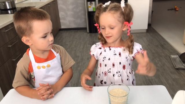 МОИ МАЛЕНЬКИЕ ФАНАТЫ повторяют мои рецепты. смотреть онлайн