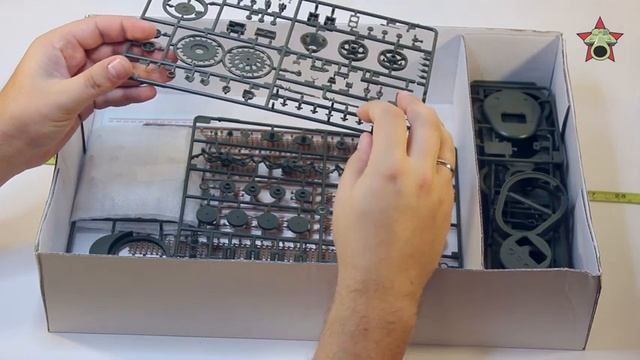 Обзор Т-35 - советский тяжелый танк, HobbyBoss, модель 1/35 (T-35 HobbyBoss tank model review 1:35) смотреть онлайн