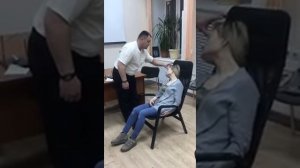 Простой классический гипноз.Быстрое погружение в гипноз. Углубление. Наведение щекотки в гипнозе.