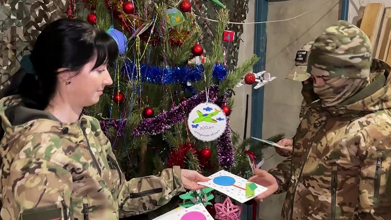 На передовой идут последние приготовления к Новому году