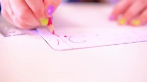 13 ЛАЙФХАКОВ и пранков для школы! Как пронести еду в школу против поделок АТИСТРЕССОВ LIFE HACKS