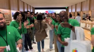 Apple Store Opening Tysons Corner