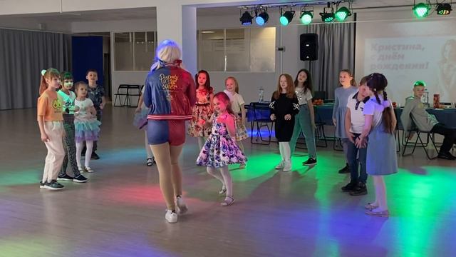 Харли Квин вечеринка смотреть онлайн