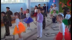 Вход на утренник 8 марта  Дочки и сыночки