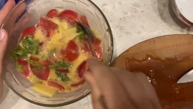 ВКУСНЕЙШИЙ ОМЛЕТ НА ЗАВТРАК смотреть онлайн