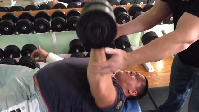 Жим гантели 50 кг. /Dumbbell bench press 110 lb смотреть онлайн