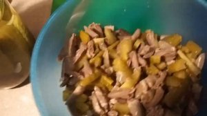 Салат из куриных сердечек